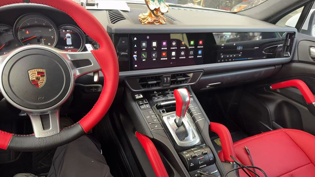 Dual-screen setup in Porsche Cayenne dashboard