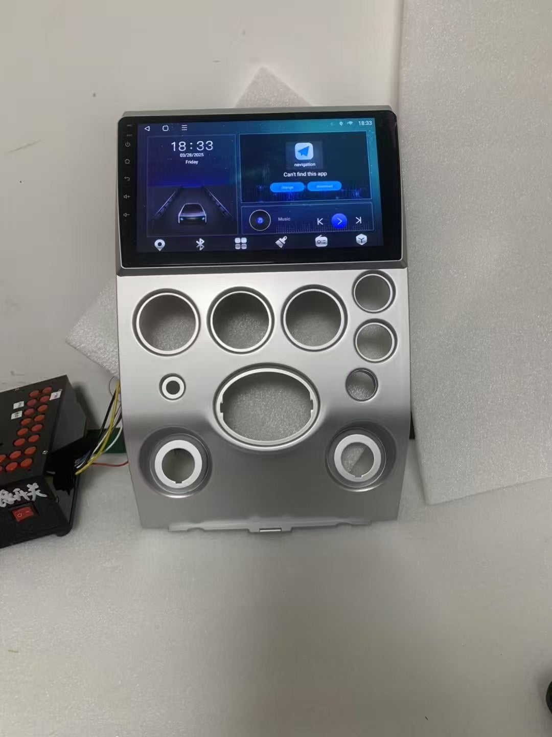 Infiniti QX56 2004 dashboard with 9 inch Android screen