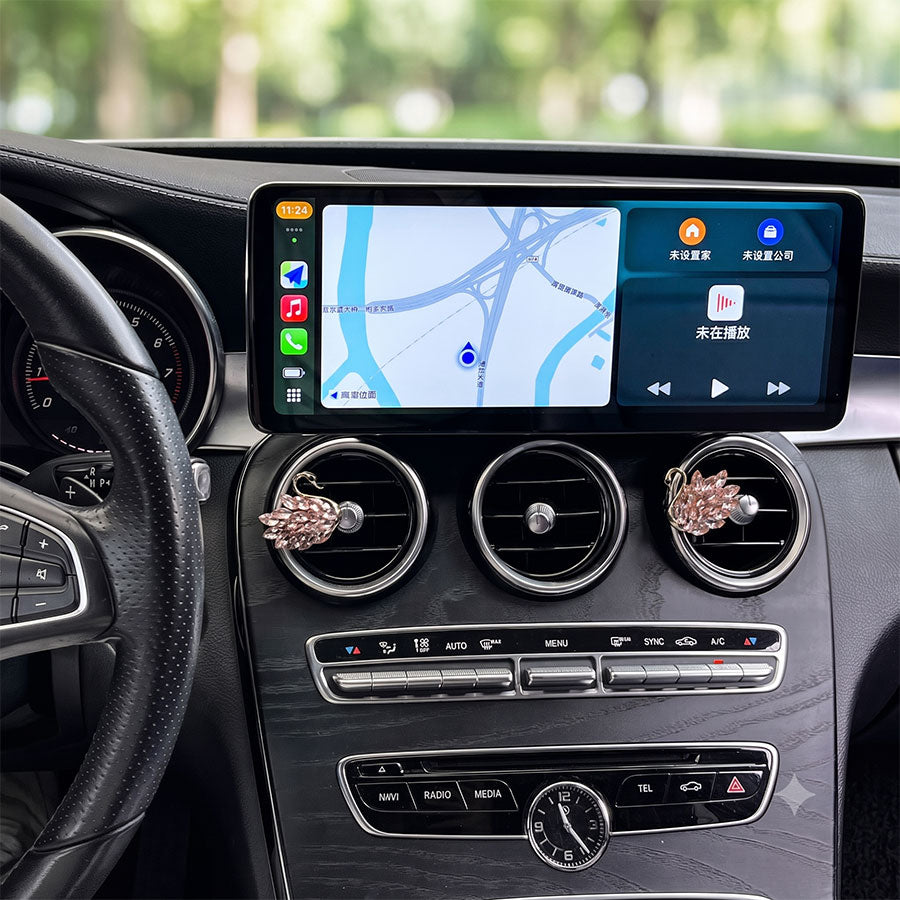 Wireless Apple CarPlay map navigation on 12.3-inch Roadnavier head unit for Mercedes W205