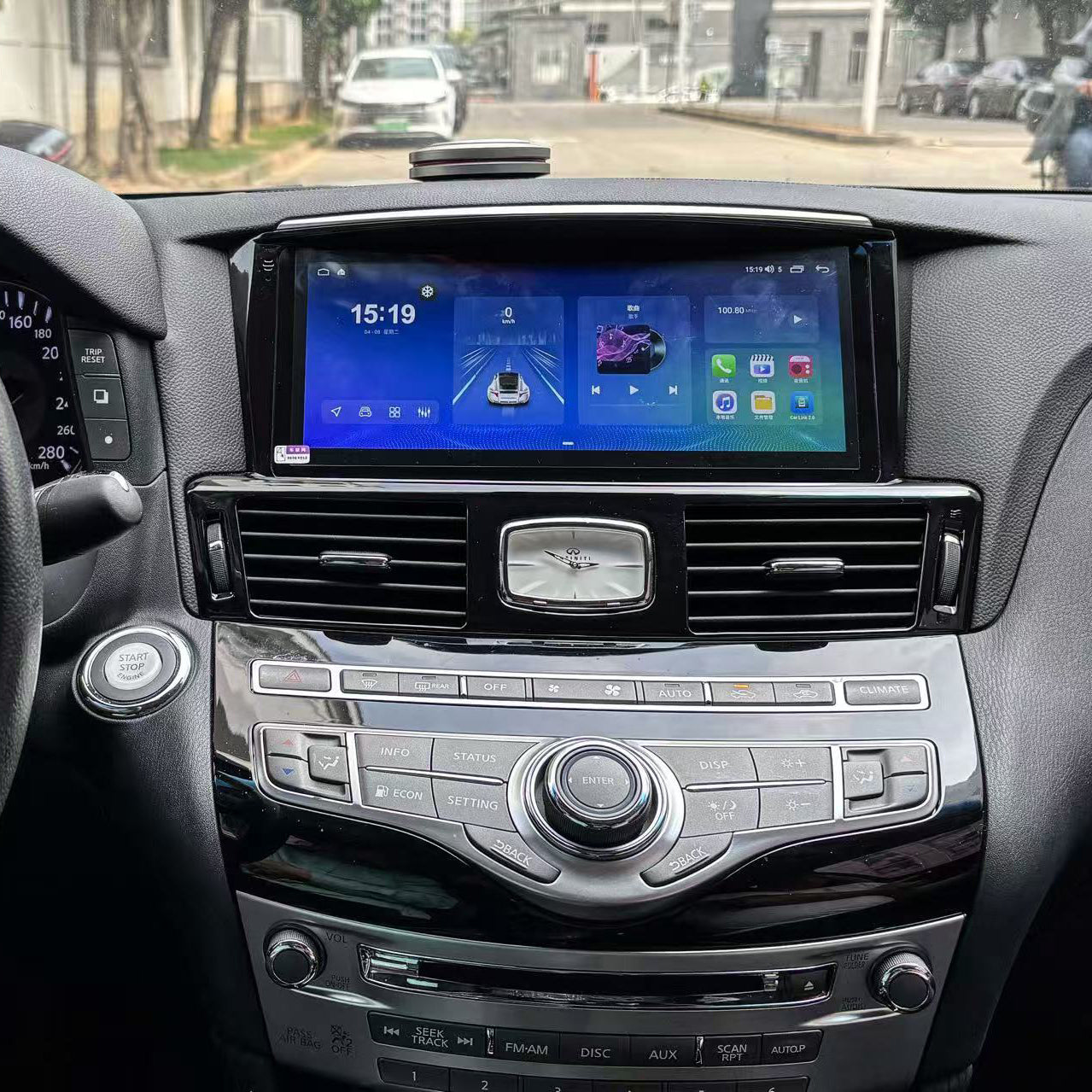 Roadnavier 10.25-inch Android multimedia screen upgrade installed on Infiniti Q70 and M37 dashboard with OEM flush-fit bezel